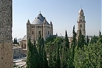 Церковь Успения (Дормицион). Вид со стены Старого города.