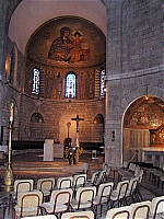 Церковь Успения (Дормицион). Апсида и одна из шести капелл.