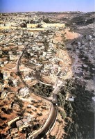 Вид на город Давида и Храмовую гору сверху.