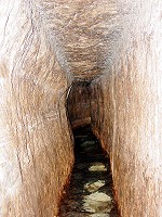 Тоннель Езекии вблизи источника Гихон.