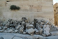 Камни, сброшенные римлянами при разрушении Храмовой горы.