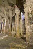 Арки Девы Марии. Византийские колонны.